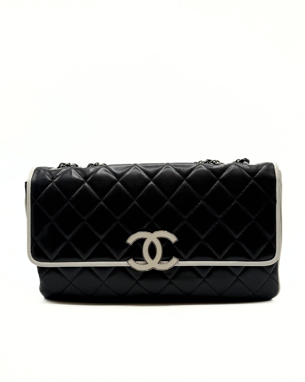 CHANEL | CC Cruise Jumbo Flap Bicolor