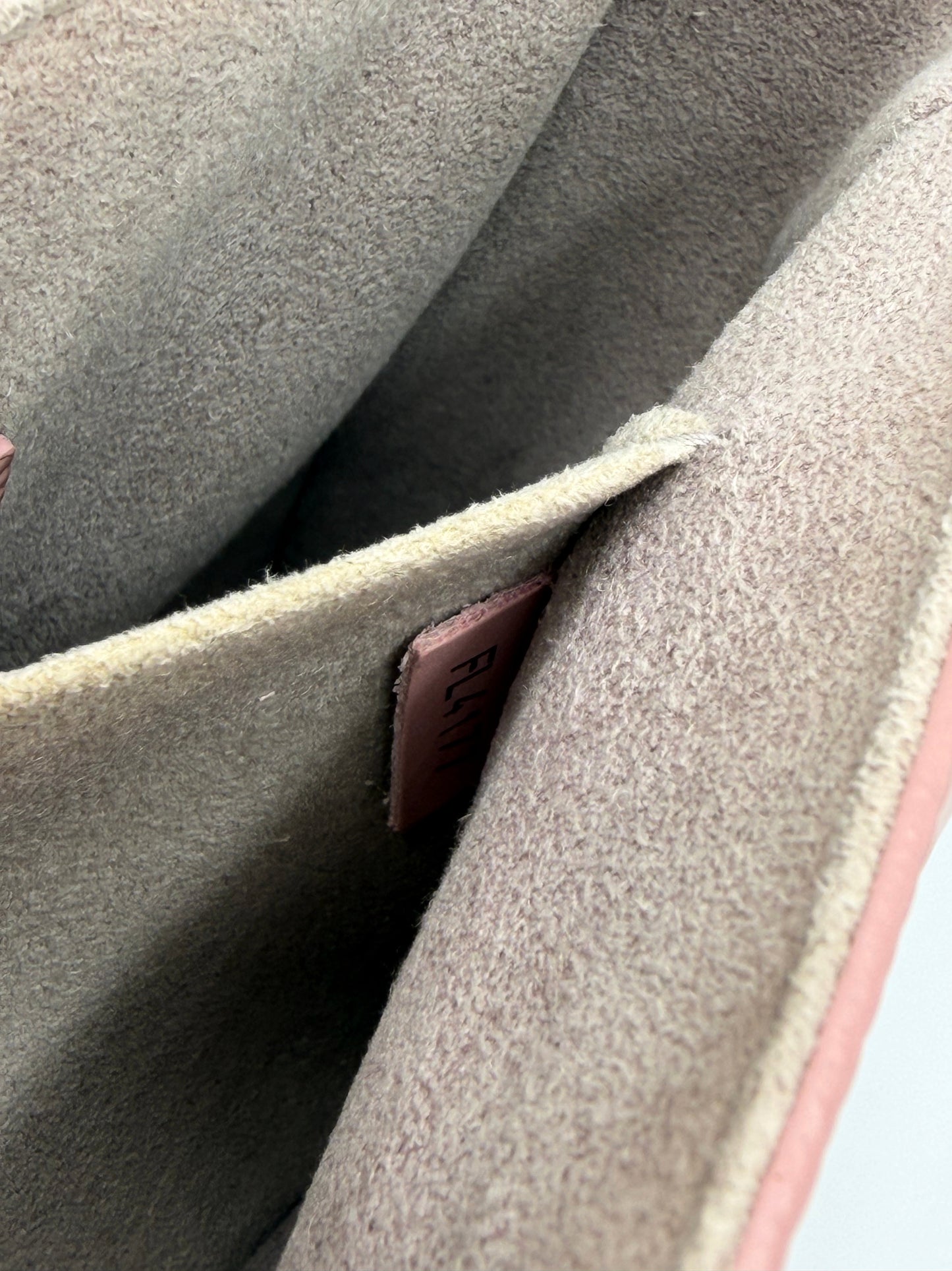 LOUIS VUITTON | Pink Epi Leather Twist MM Shoulder Bag
