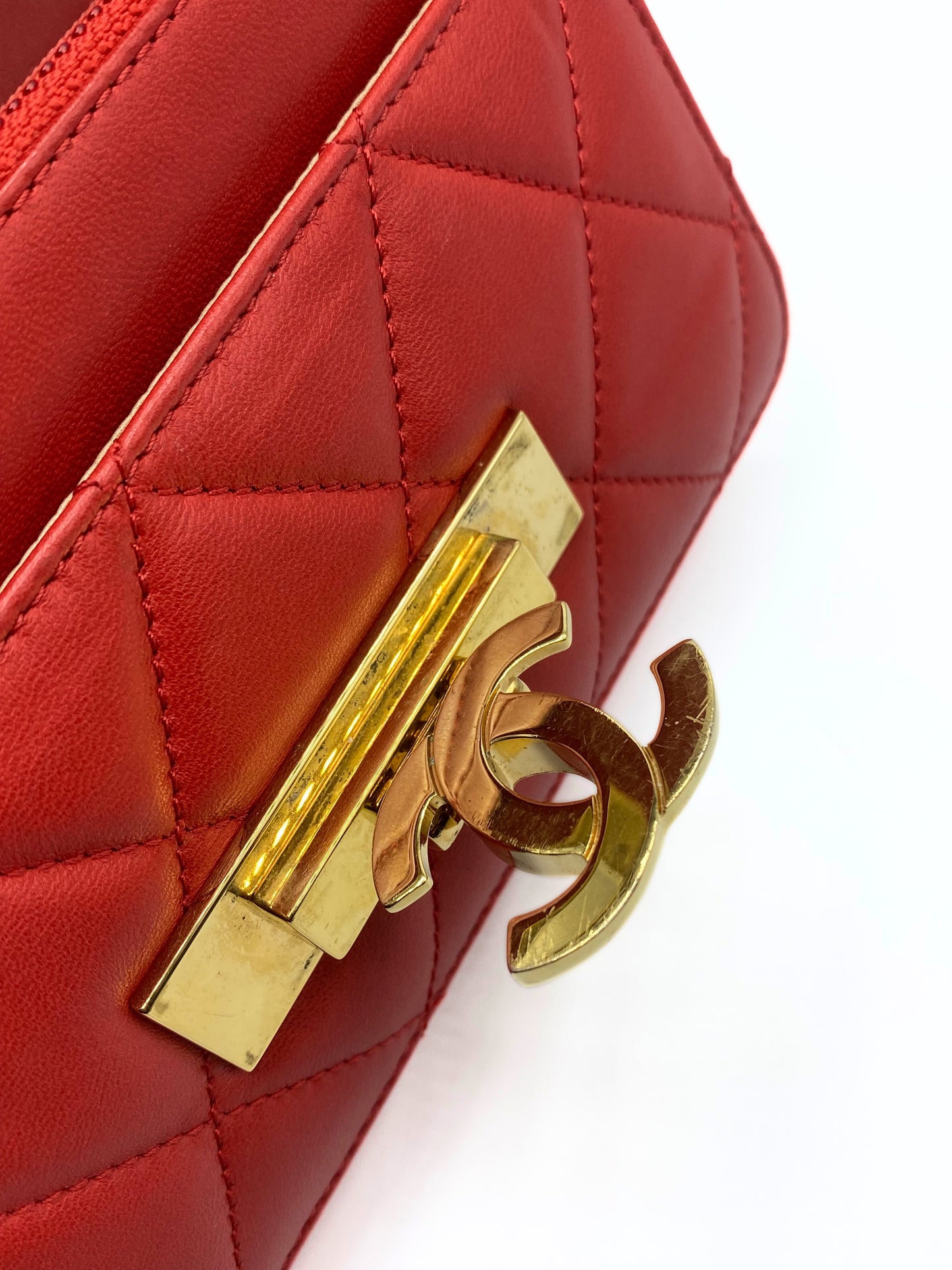 CHANEL | Golden Class Wallet on Chain