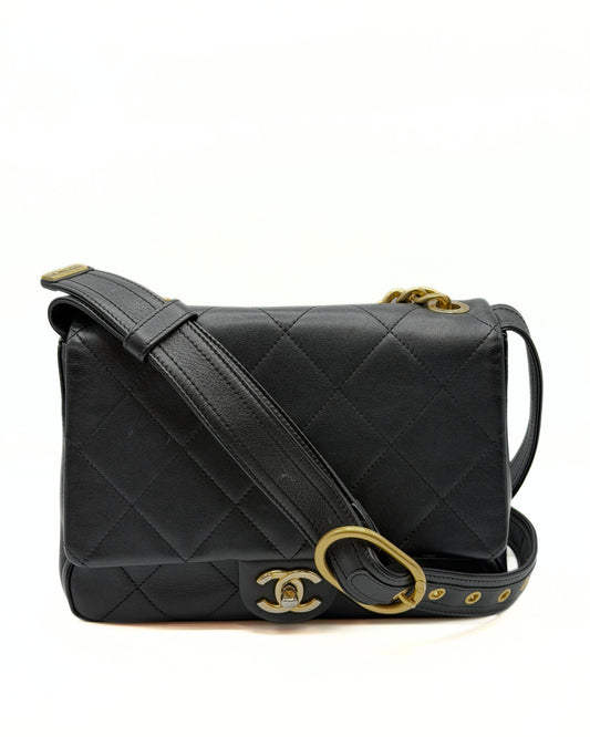 CHANEL | Chain Handle Flap Bag