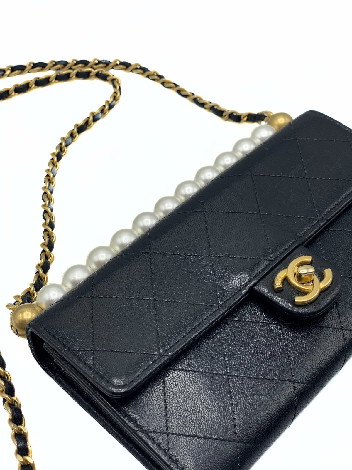 CHANEL | Chic Pearls Wallet On Chain