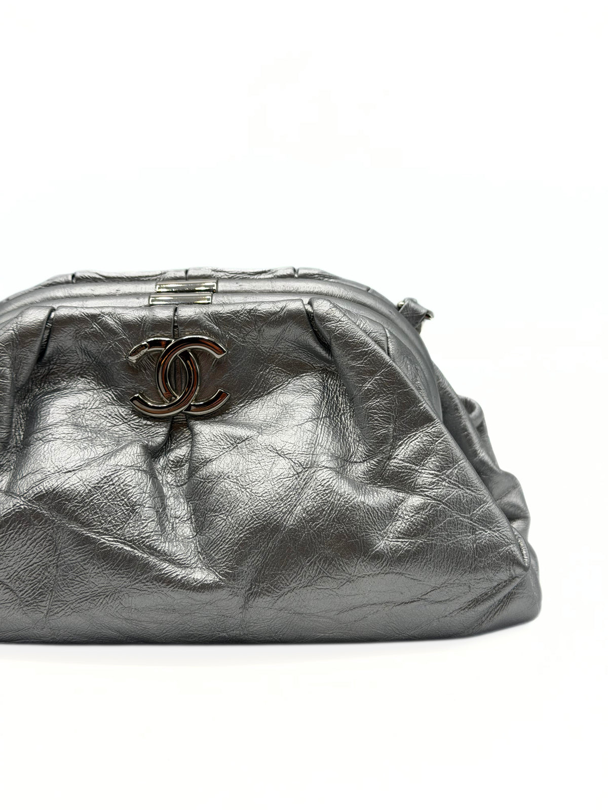 CHANEL | Kiss Lock Silver Chain Clutch