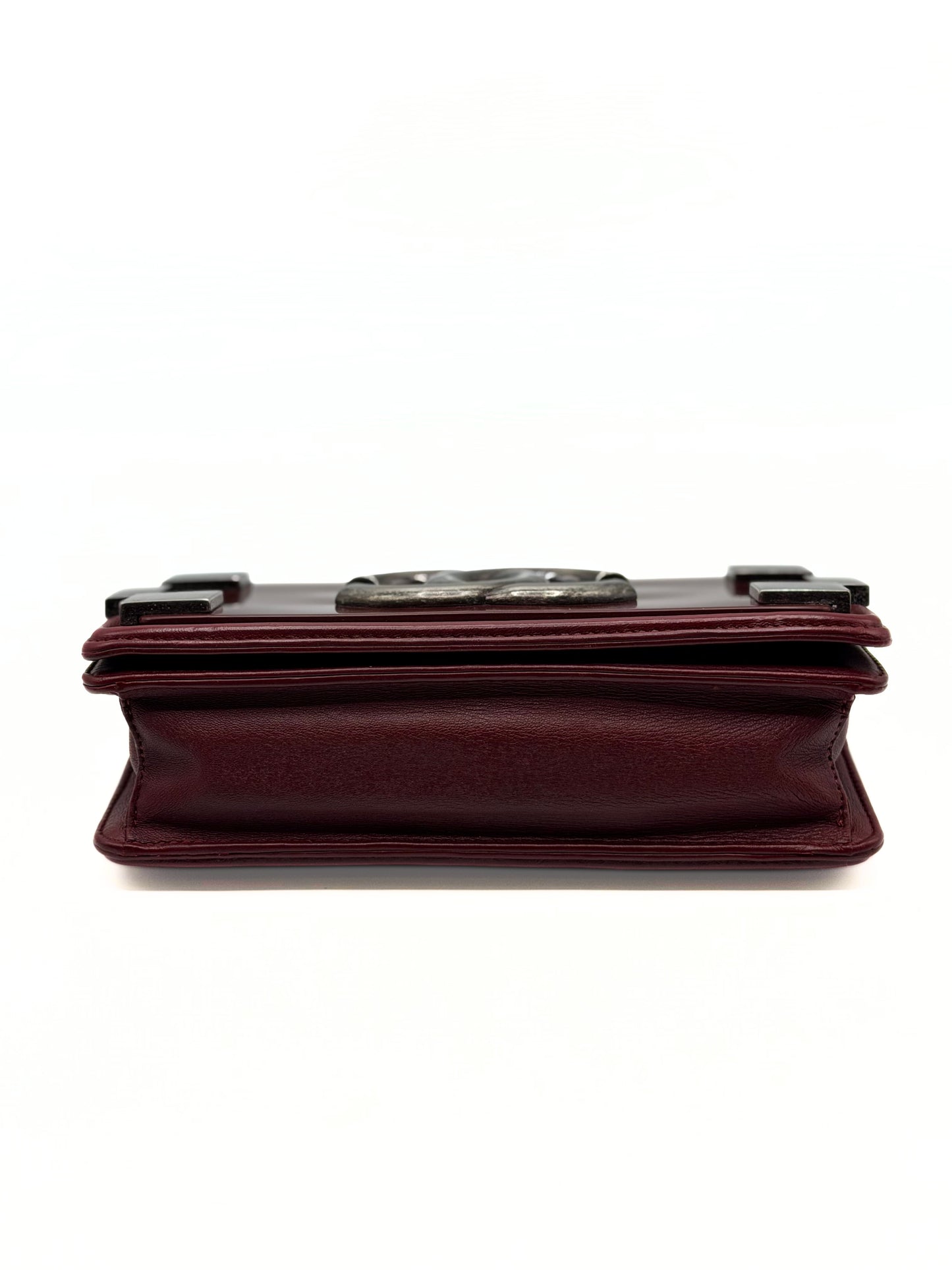 CHANEL | Boy Brick Horizontal Flap Bag - Burgundy