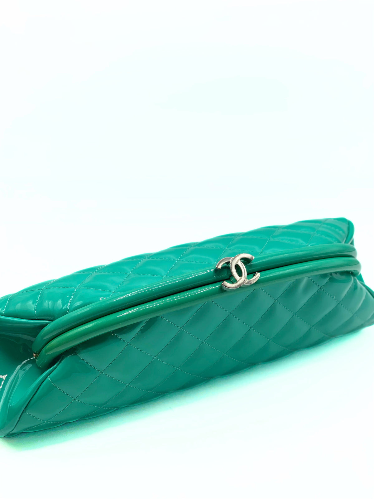 CHANEL | Mademoiselle Clutch Pattent Leather