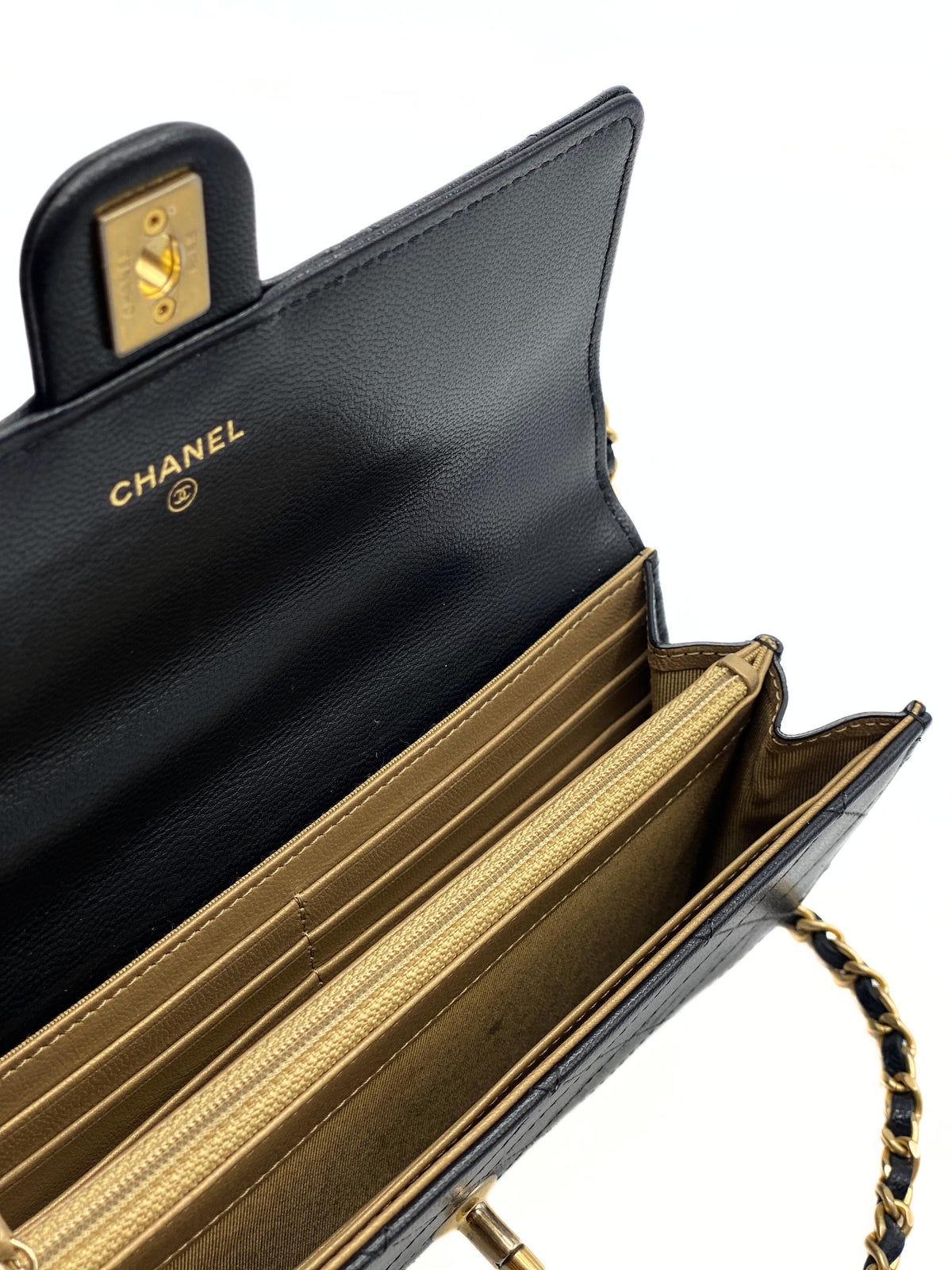 CHANEL | Chic Pearls Wallet On Chain