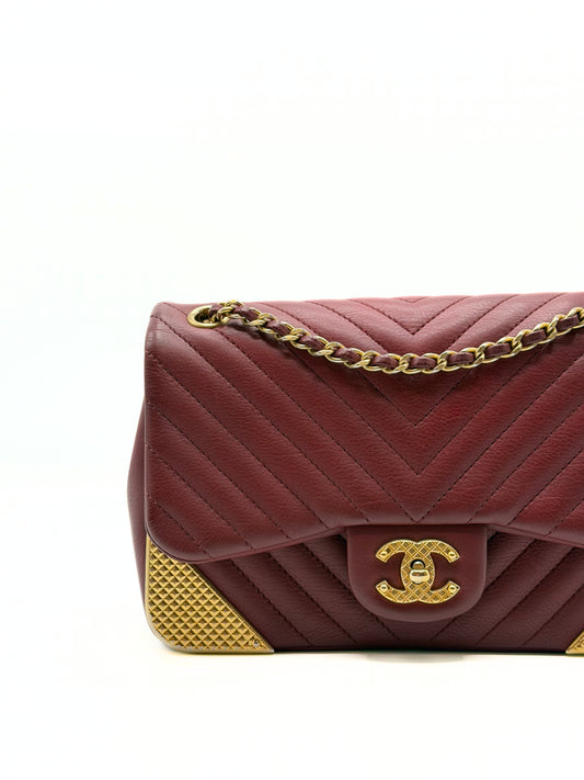 CHANEL | Rock The Corner Chevron Flap