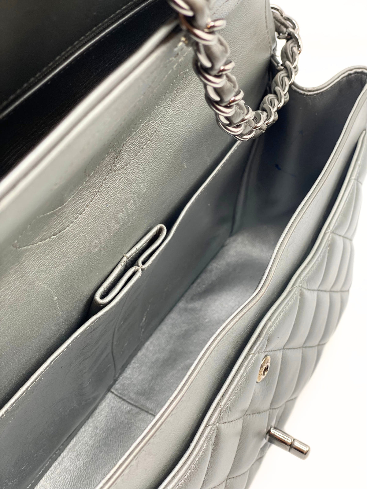 CHANEL | Jumbo Double Flap Metallic Grey