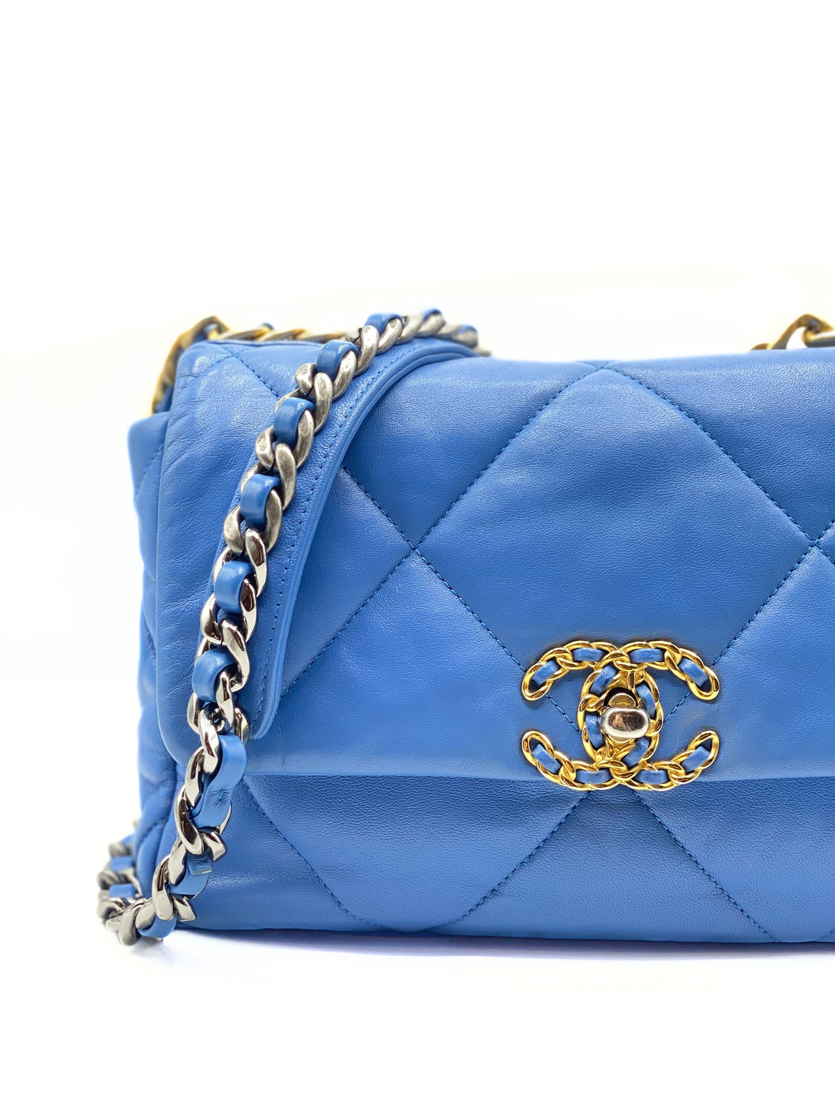 CHANEL | 19 Small Blue