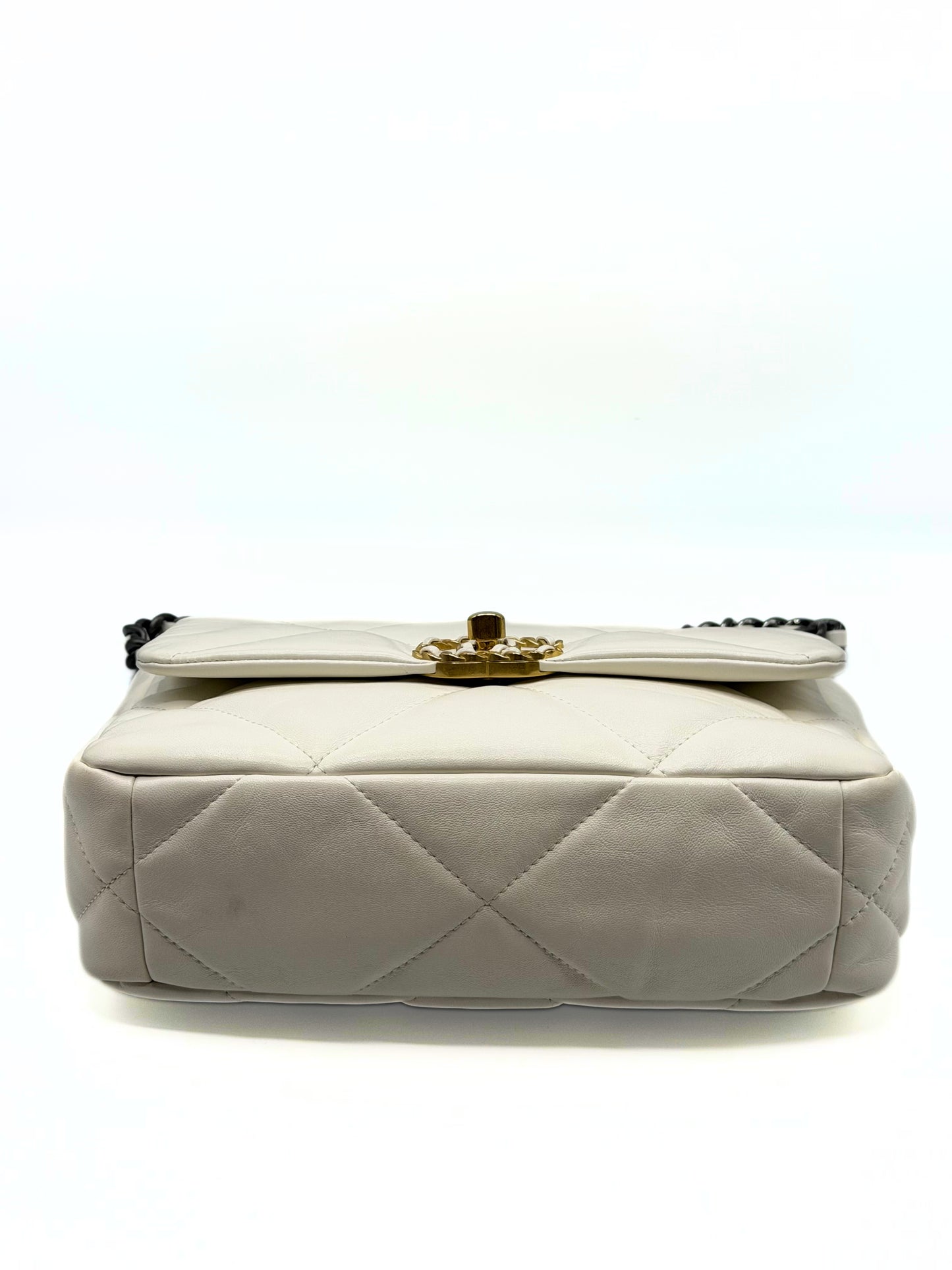 CHANEL | 19 Flap Bag Medium – White