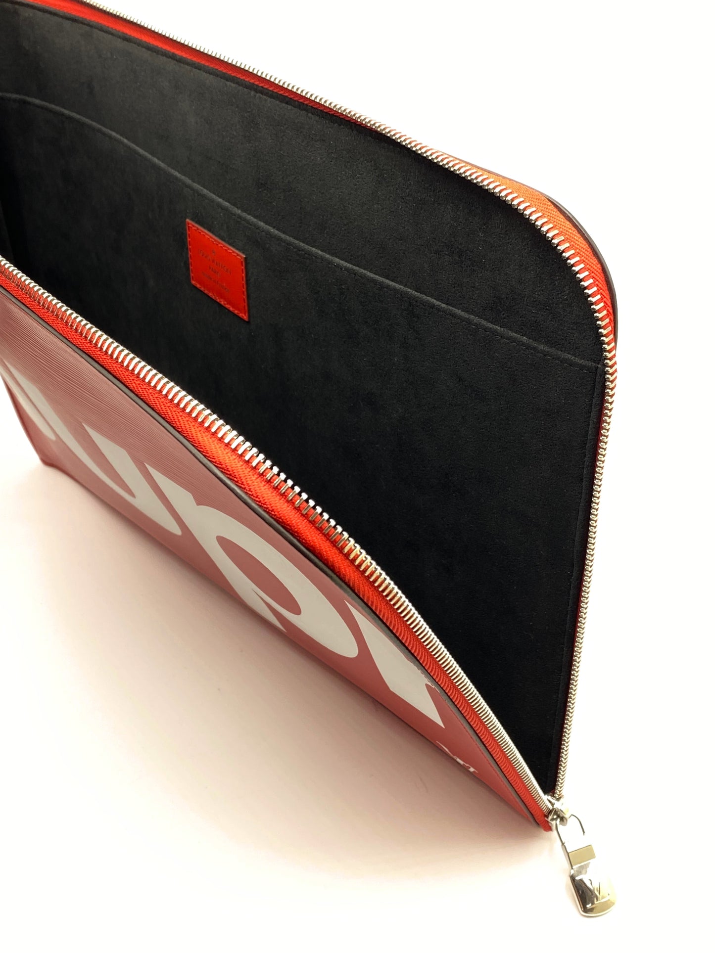 LOUIS VUITTON | Pochette Jour Epi X Supreme Limited Edition