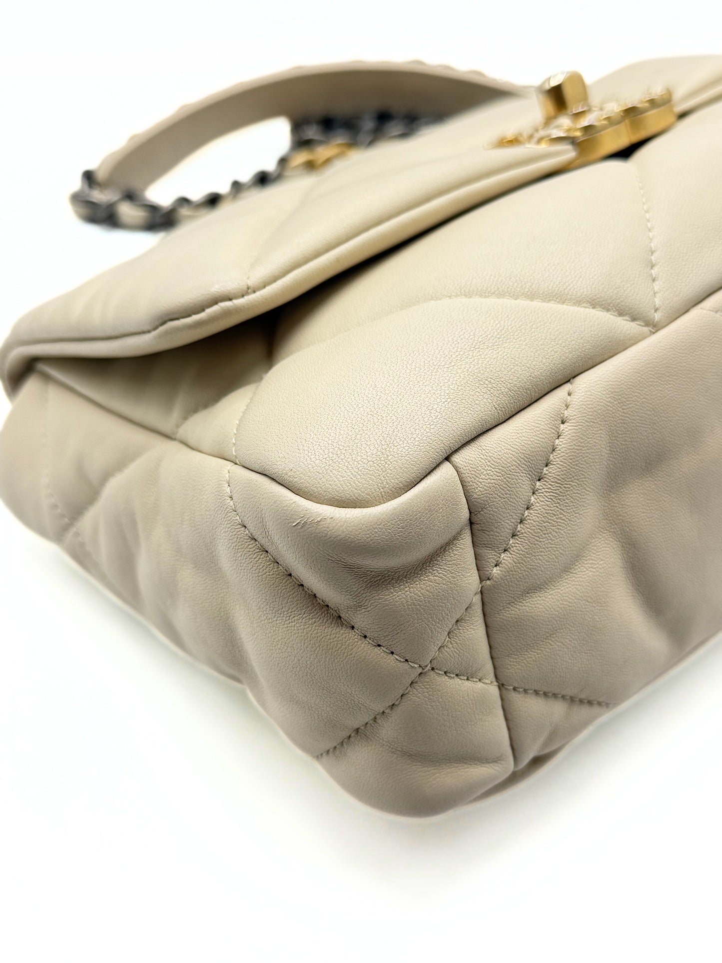 CHANEL | 19 Beige Small