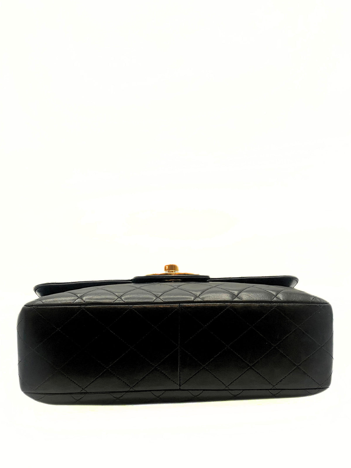 CHANEL | Maxi Logo Vintage