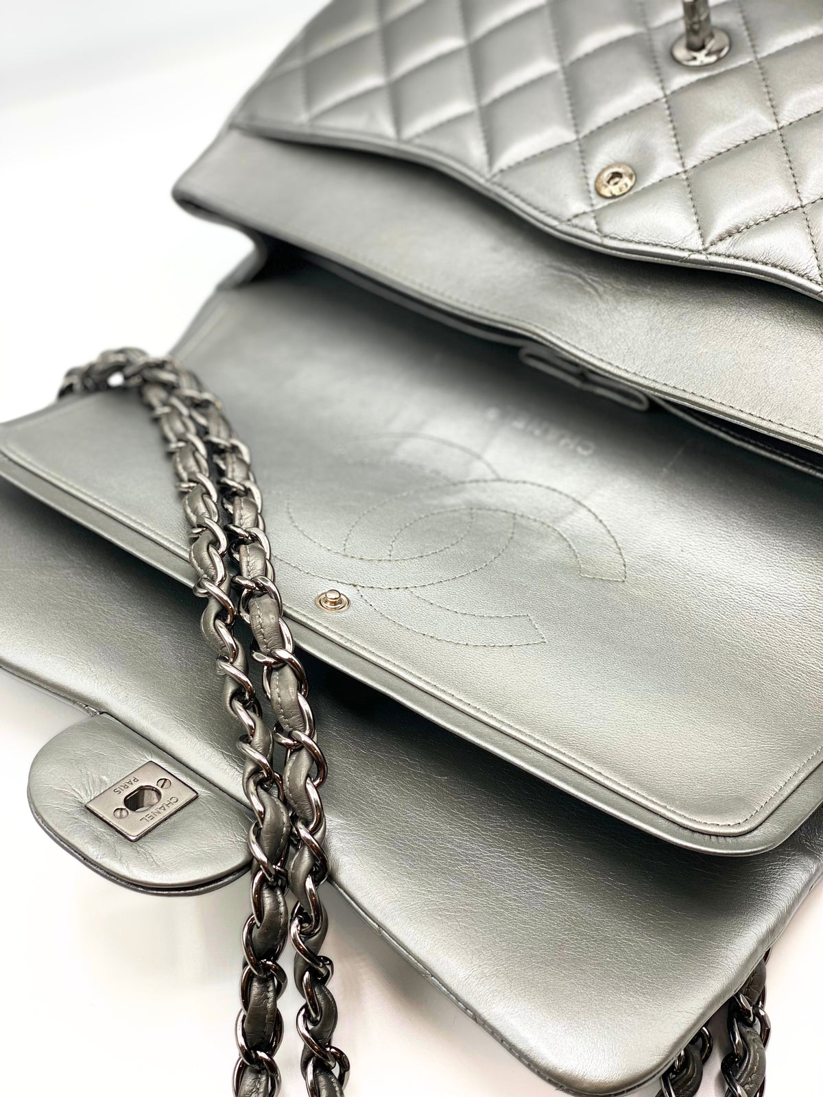 CHANEL | Jumbo Double Flap Metallic Grey